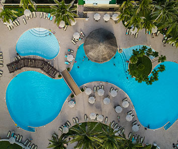 Beautiful and warm 4-star resort located in front of the beautiful beaches of Cancun's Hotel Zone